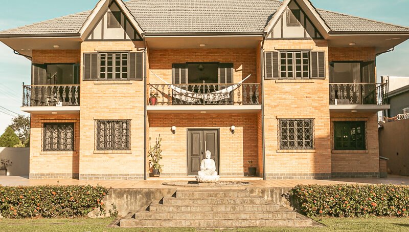 CASA EM CONDOMÍNIO NA LAGOA DA CONCEIÇÃO