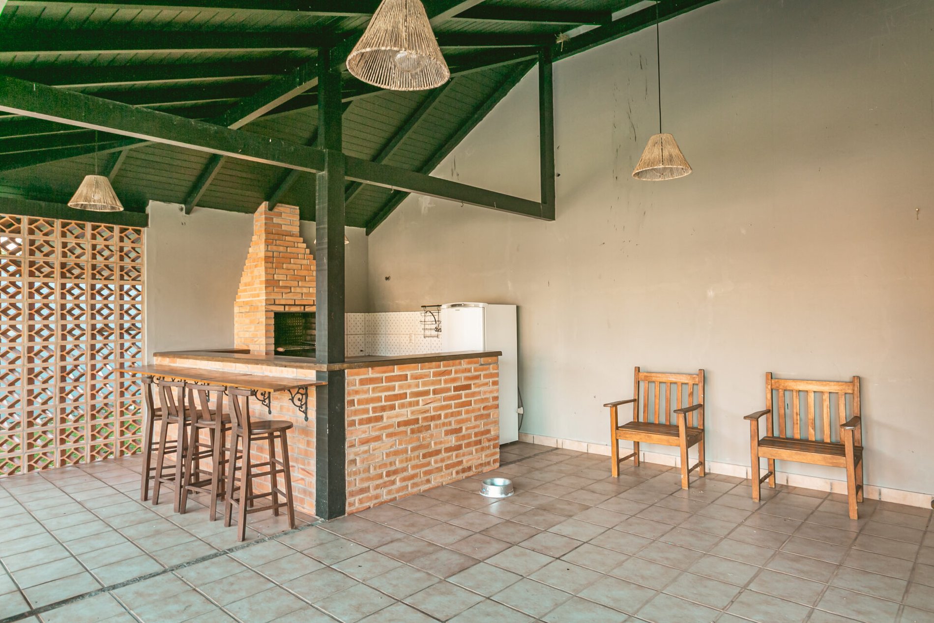 CASA EM CONDOMÍNIO NA LAGOA DA CONCEIÇÃO