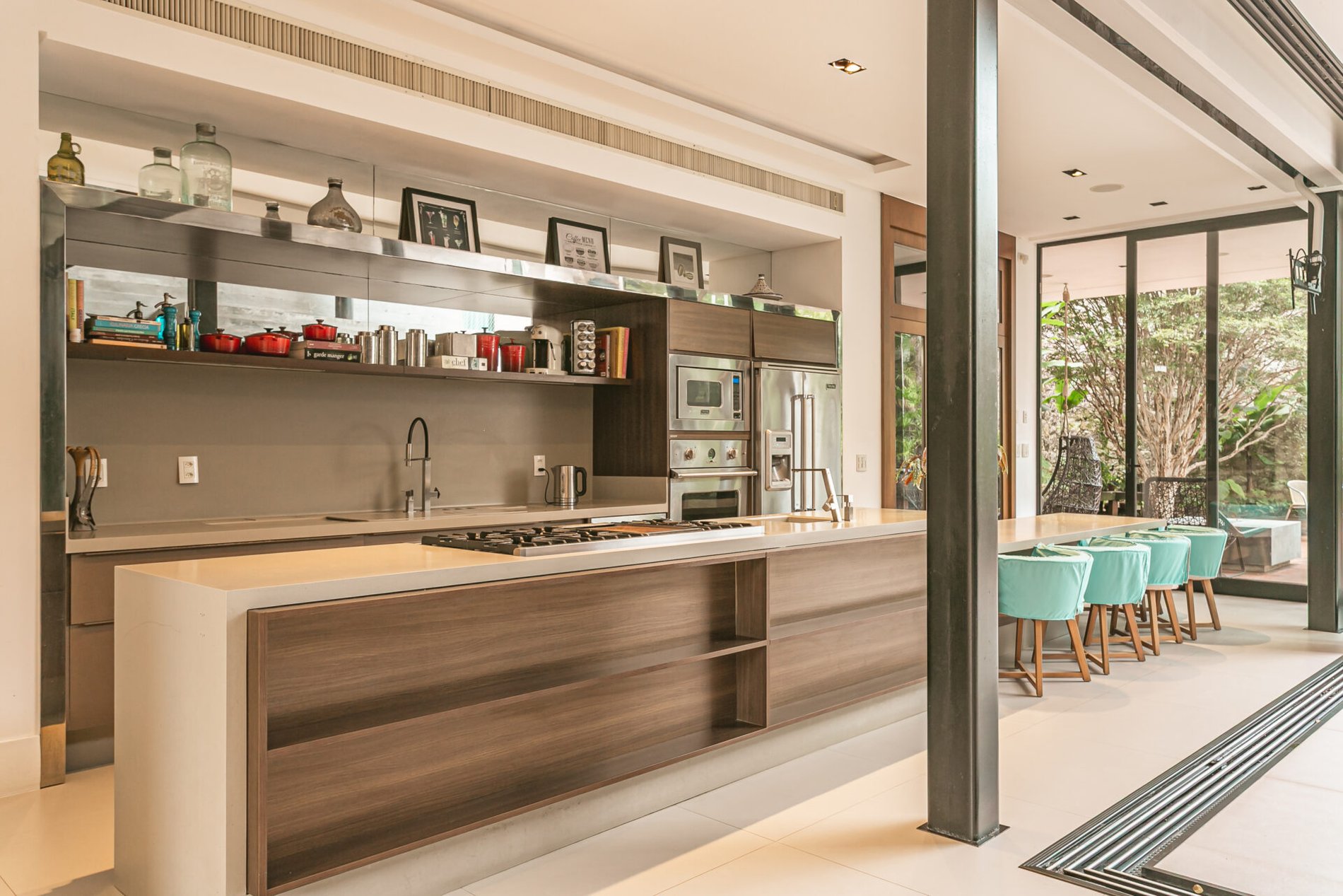 Casa em condomínio frente mar no Cacupé