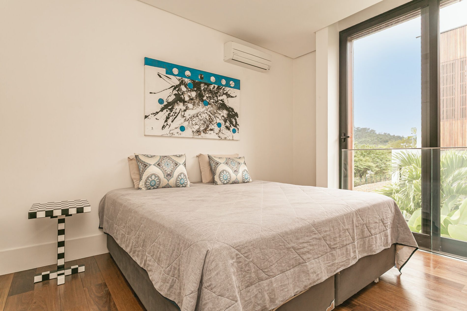 Casa em condomínio frente mar no Cacupé