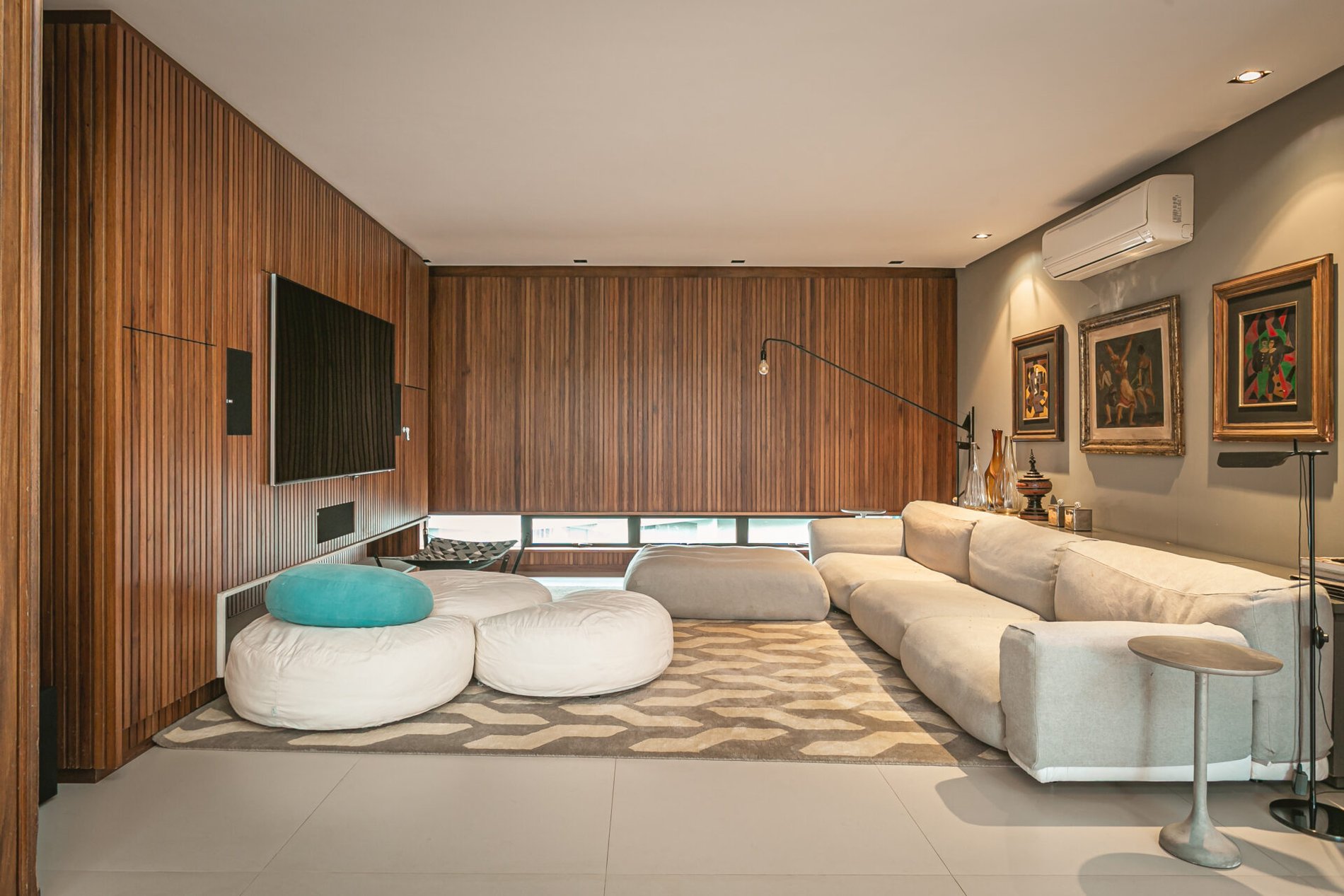 Casa em condomínio frente mar no Cacupé