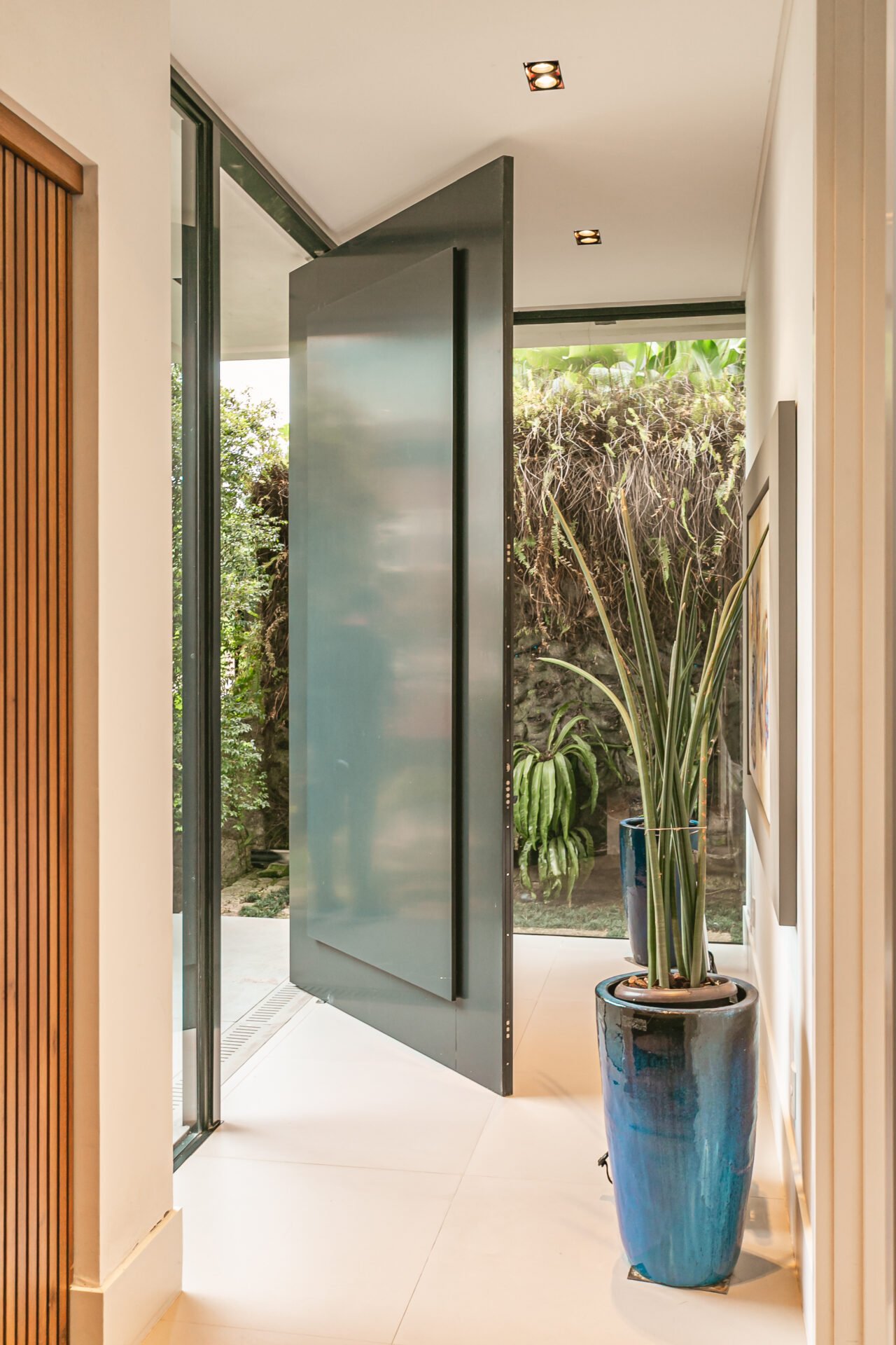 Casa em condomínio frente mar no Cacupé