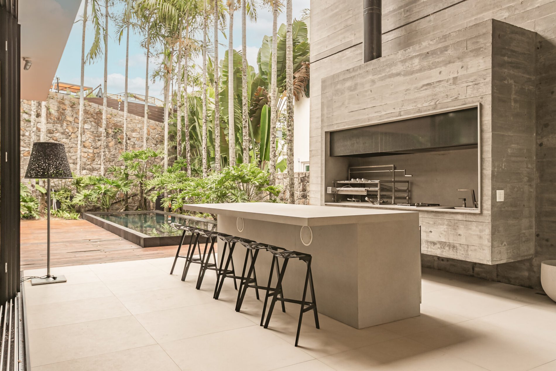 Casa em condomínio frente mar no Cacupé