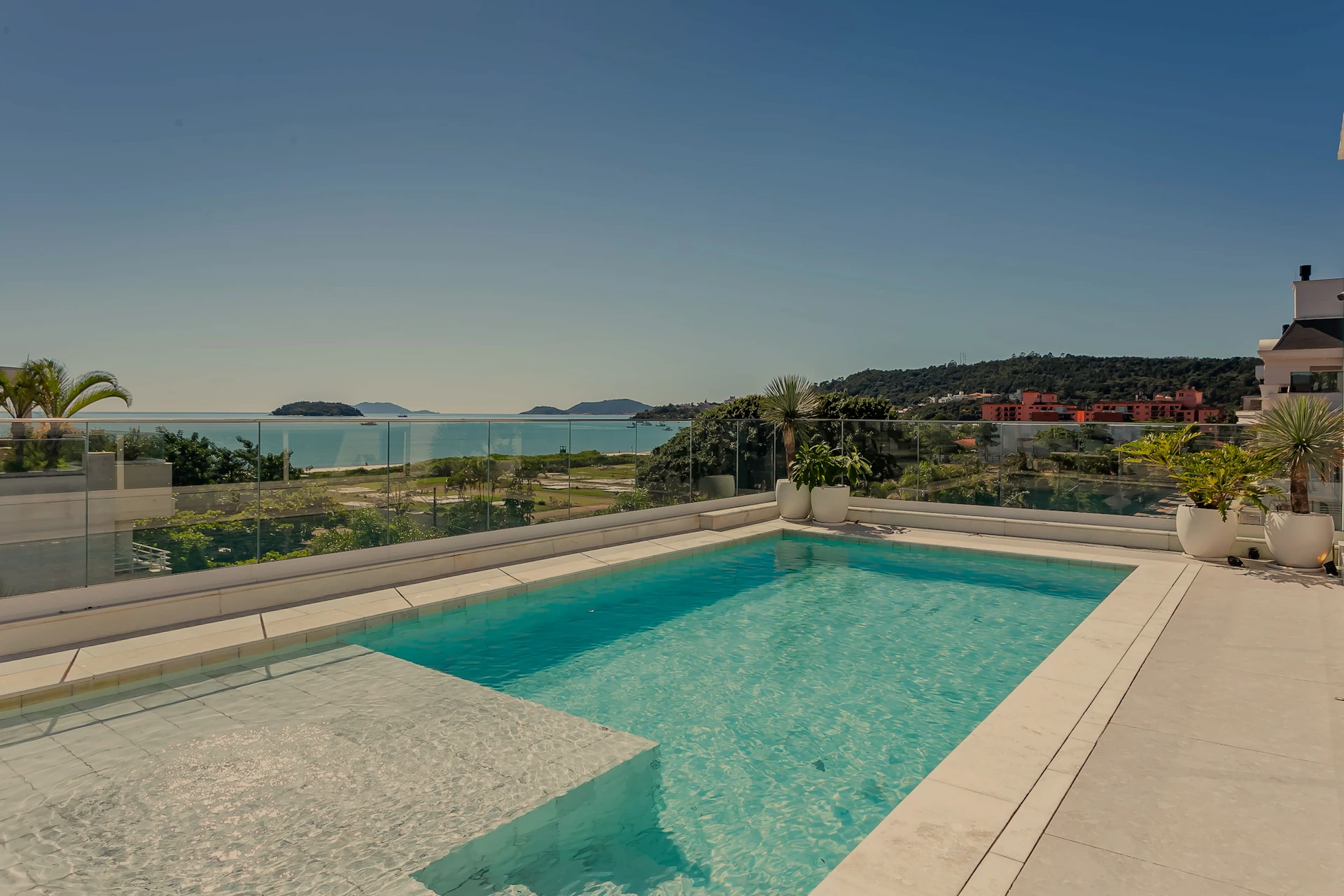Cobertura com vista mar em Jurerê Internacional
