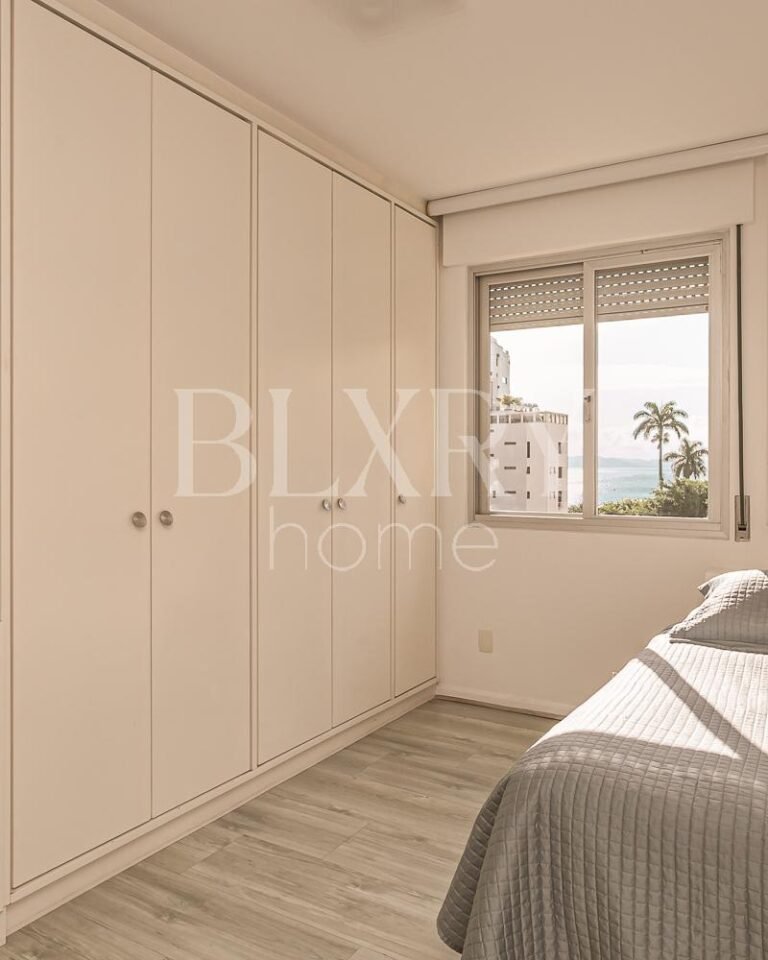 Apartamento de 4 dormitórios no Centro
