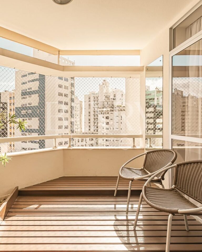 Apartamento de 4 dormitórios no Centro