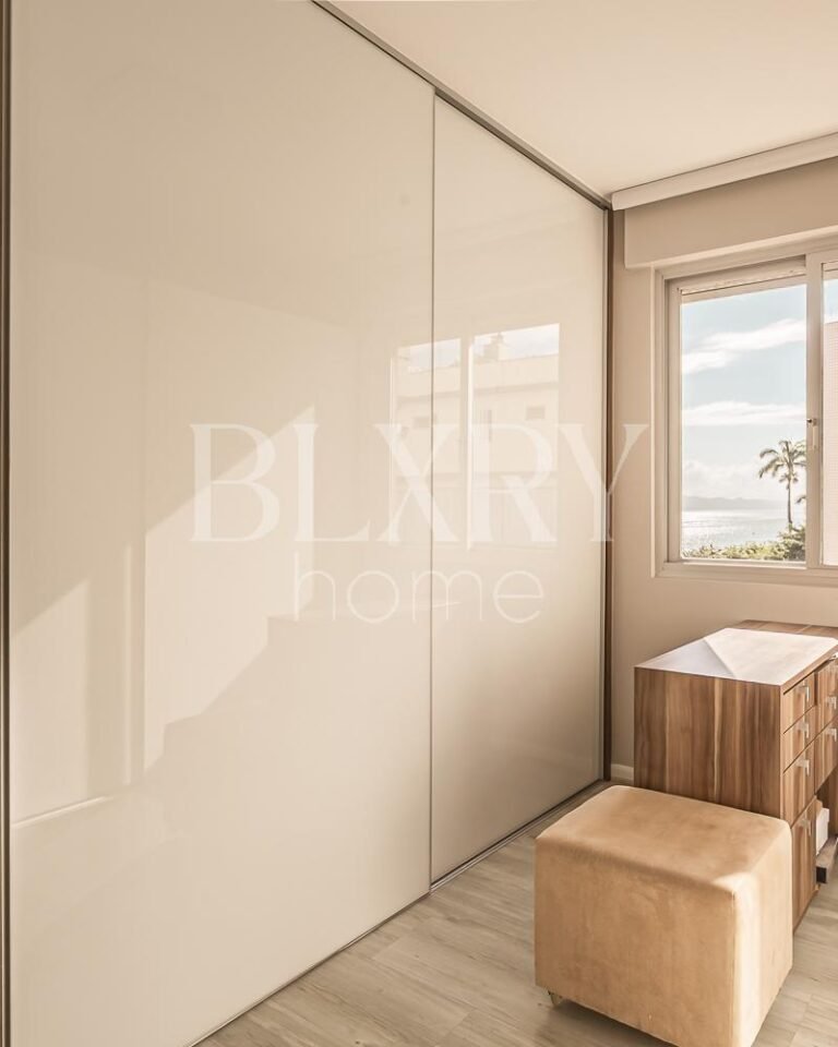 Apartamento de 4 dormitórios no Centro