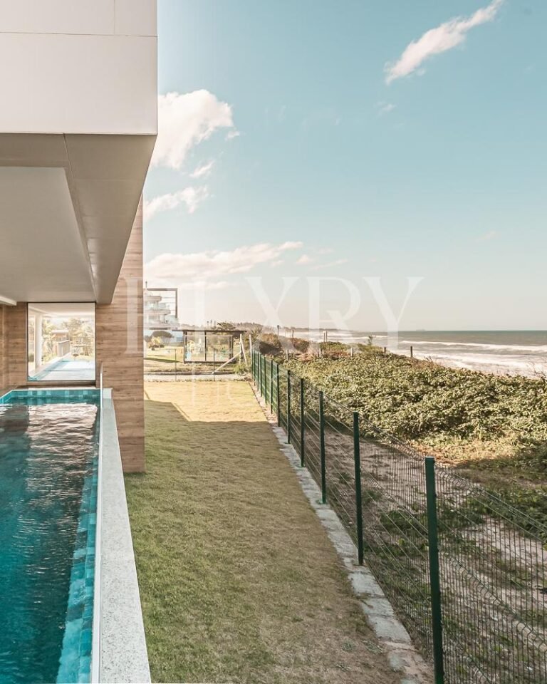 Apartamento frente mar no Morro das Pedras, Florianópolis