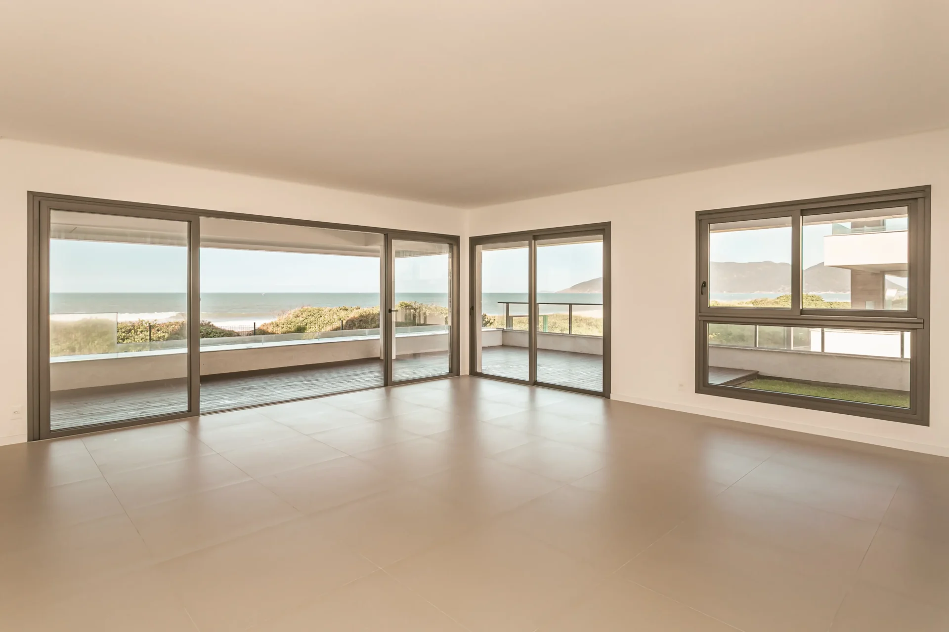 Apartamento frente mar no Morro das Pedras, Florianópolis