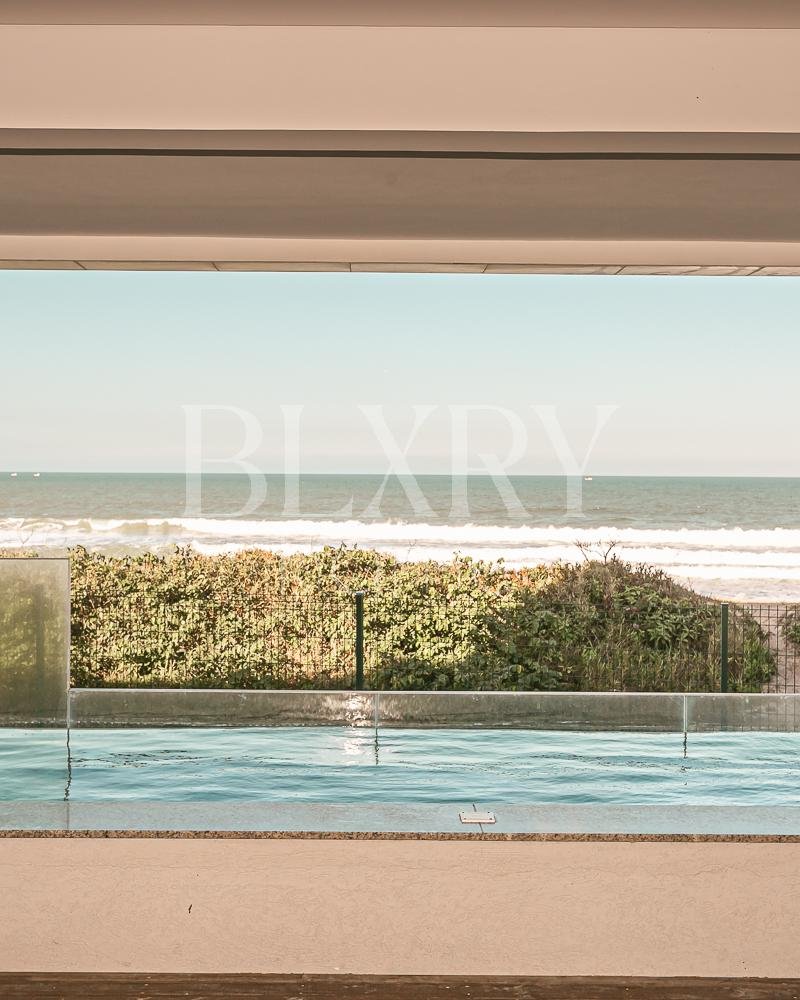 Apartamento frente mar no Morro das Pedras, Florianópolis