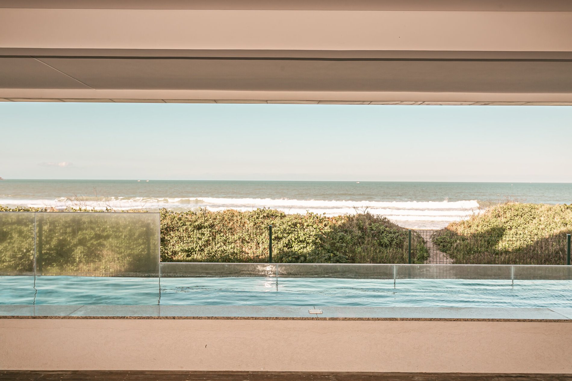 Apartamento frente mar no Morro das Pedras, Florianópolis