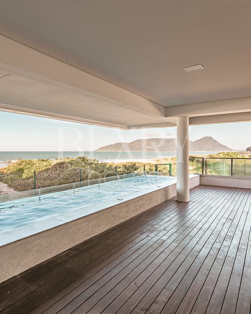 Apartamento frente mar no Morro das Pedras, Florianópolis