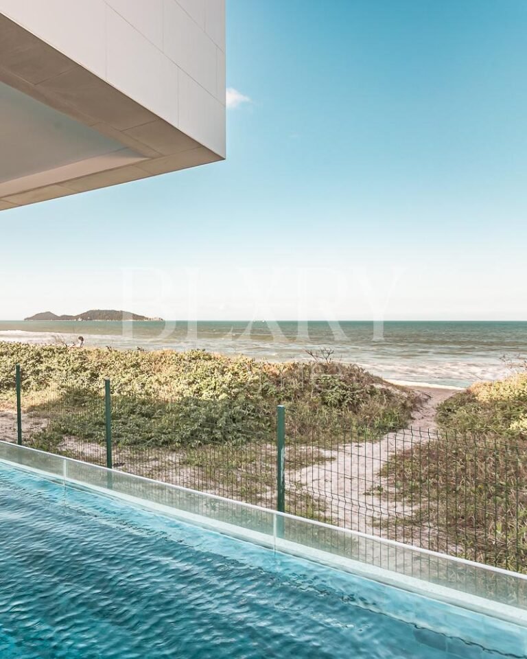 Apartamento frente mar no Morro das Pedras, Florianópolis