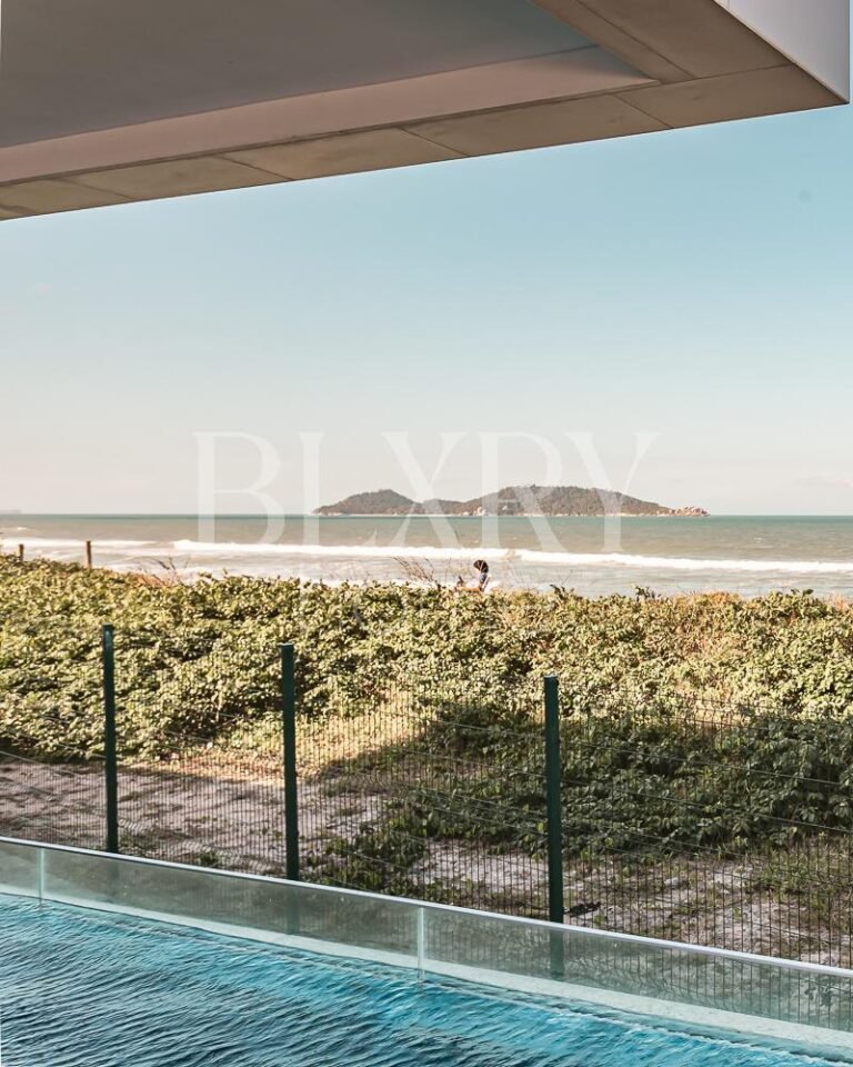 Apartamento frente mar no Morro das Pedras, Florianópolis