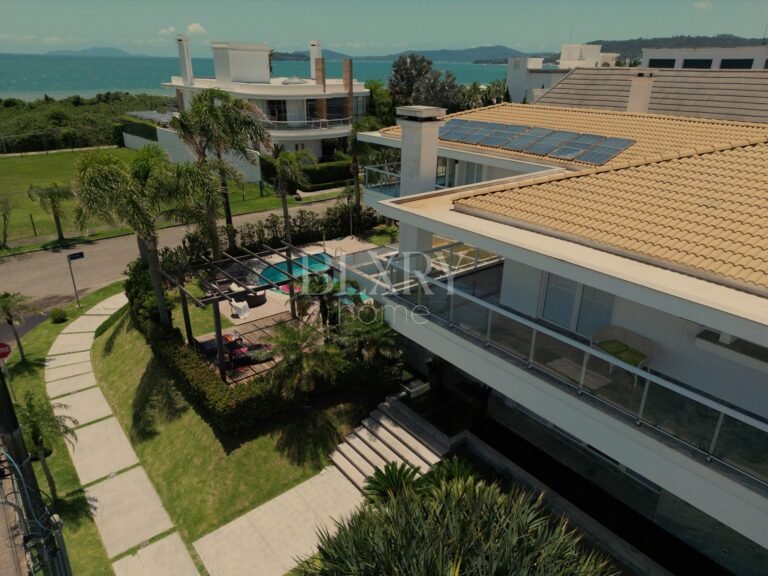 CASA EM JURERÊ INTERNACIONAL