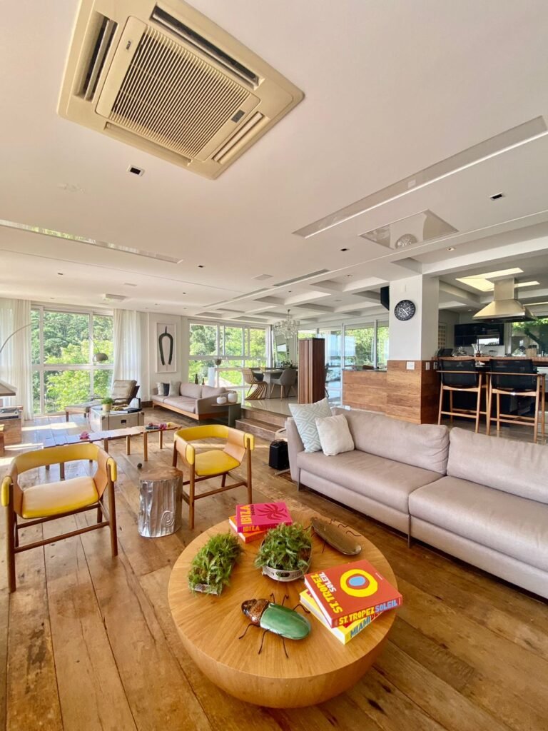 Casa no condomínio Saint Barth no Cacupé