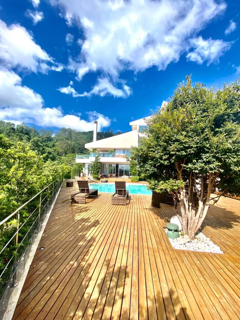 Casa no condomínio Saint Barth no Cacupé