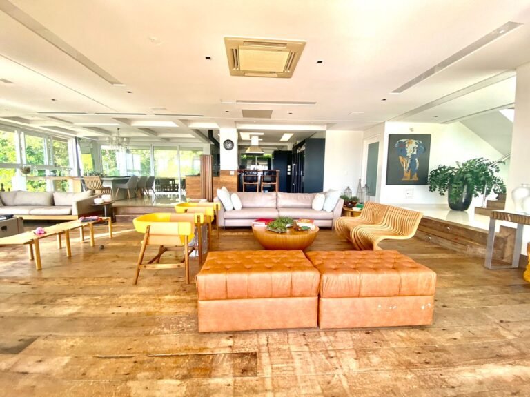 Casa no condomínio Saint Barth no Cacupé