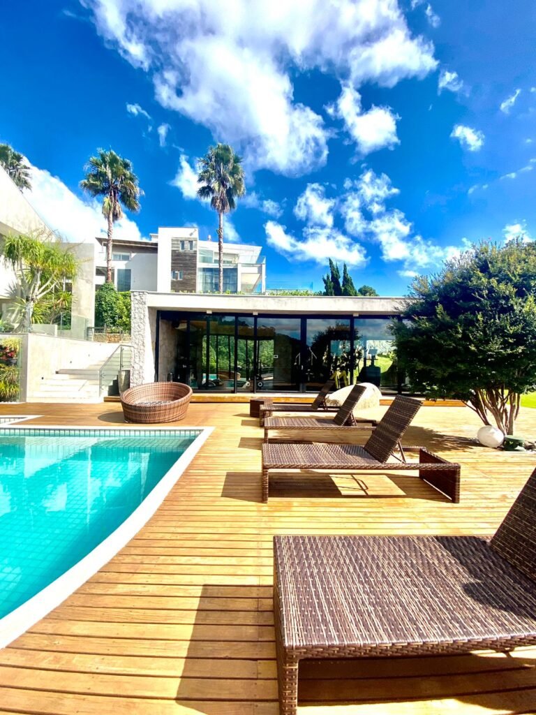 Casa no condomínio Saint Barth no Cacupé