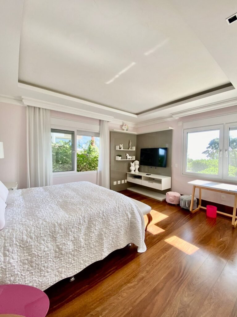 Casa no condomínio Saint Barth no Cacupé