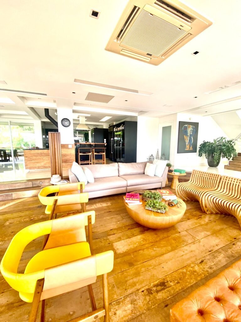Casa no condomínio Saint Barth no Cacupé