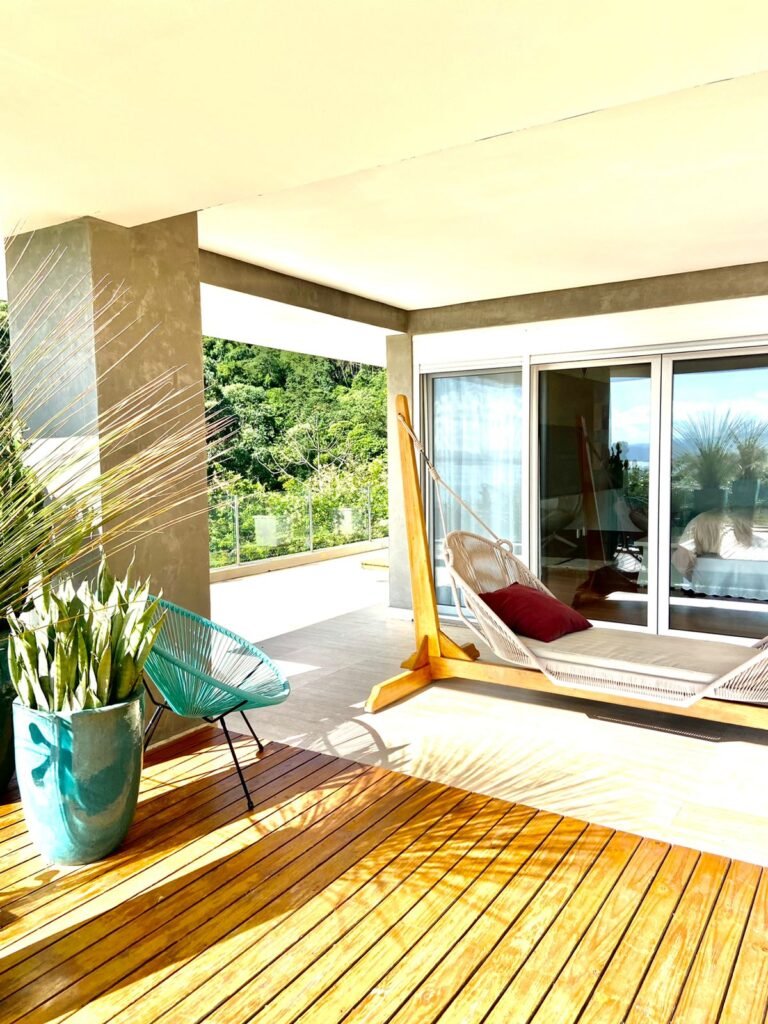 Casa no condomínio Saint Barth no Cacupé