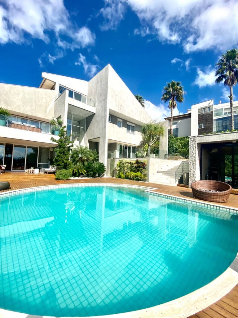 Casa no condomínio Saint Barth no Cacupé