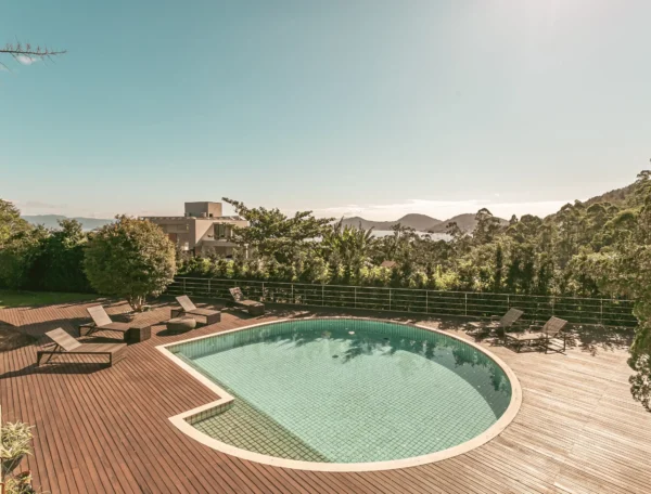 Casa no condomínio Saint Barth no Cacupé