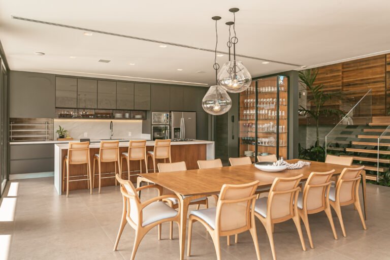 CASA EM CONDOMÍNIO NO CACUPÉ