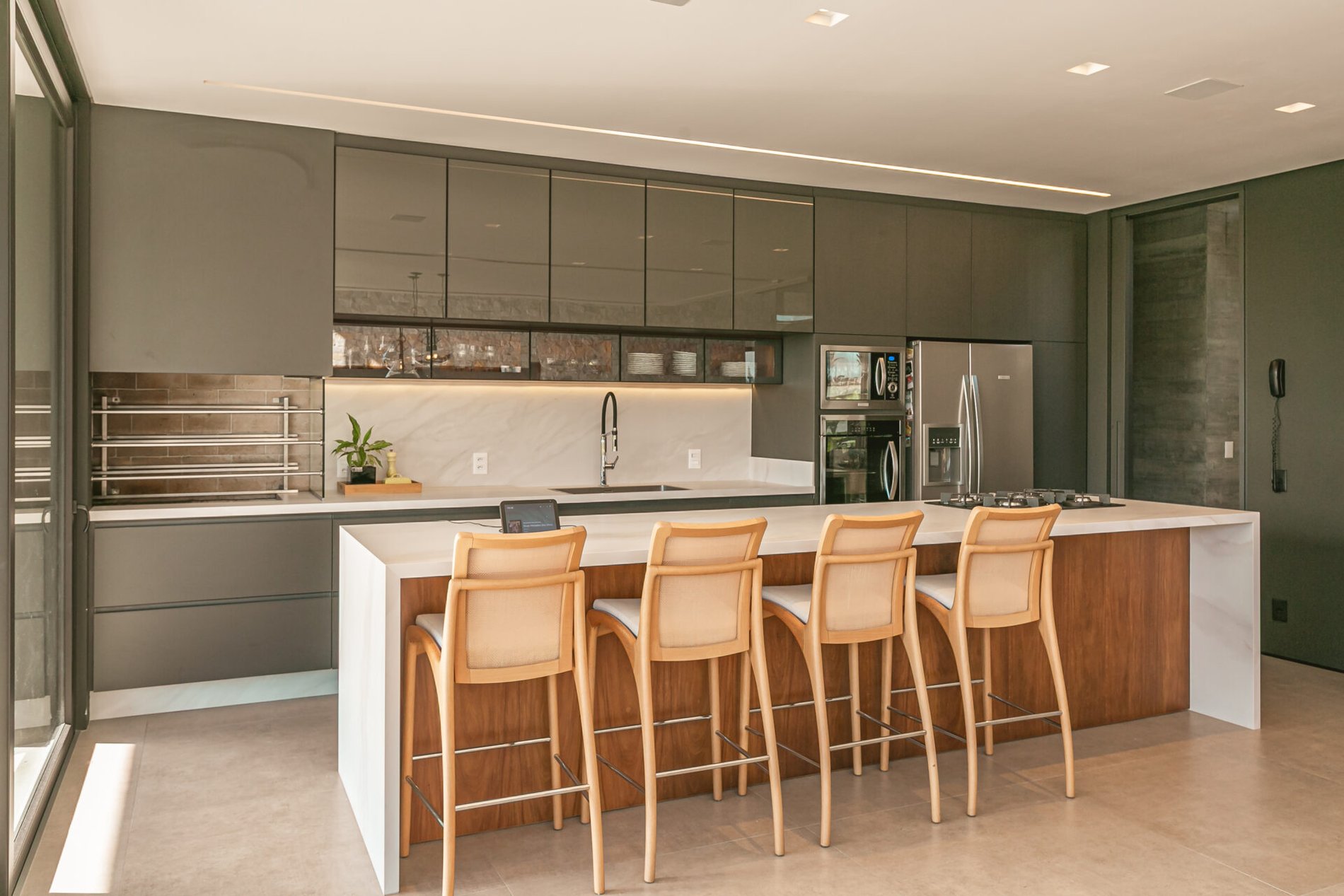 CASA EM CONDOMÍNIO NO CACUPÉ