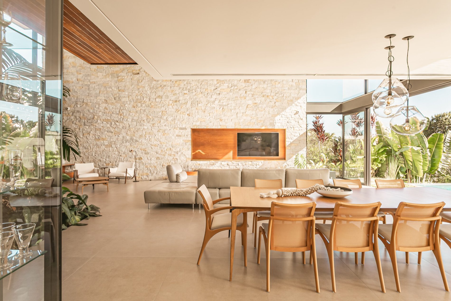 CASA EM CONDOMÍNIO NO CACUPÉ