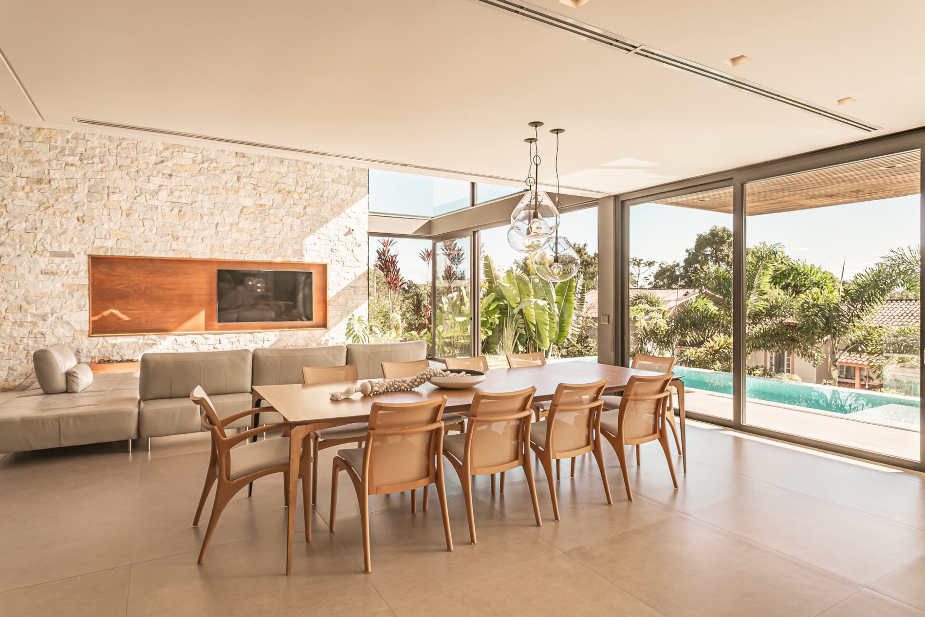 CASA EM CONDOMÍNIO NO CACUPÉ