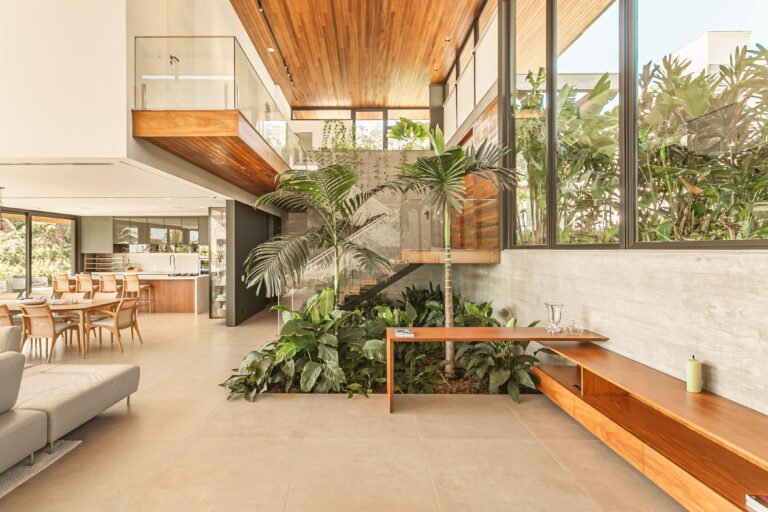 CASA EM CONDOMÍNIO NO CACUPÉ