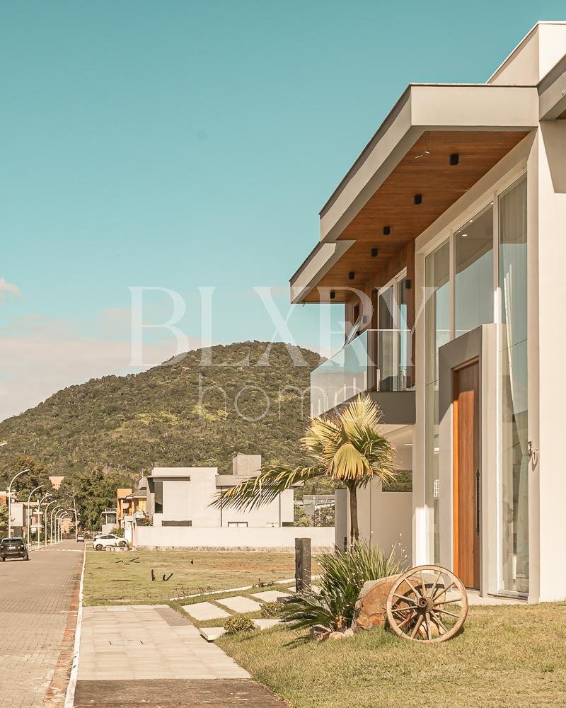 Casa em condomínio fechado no Ratones