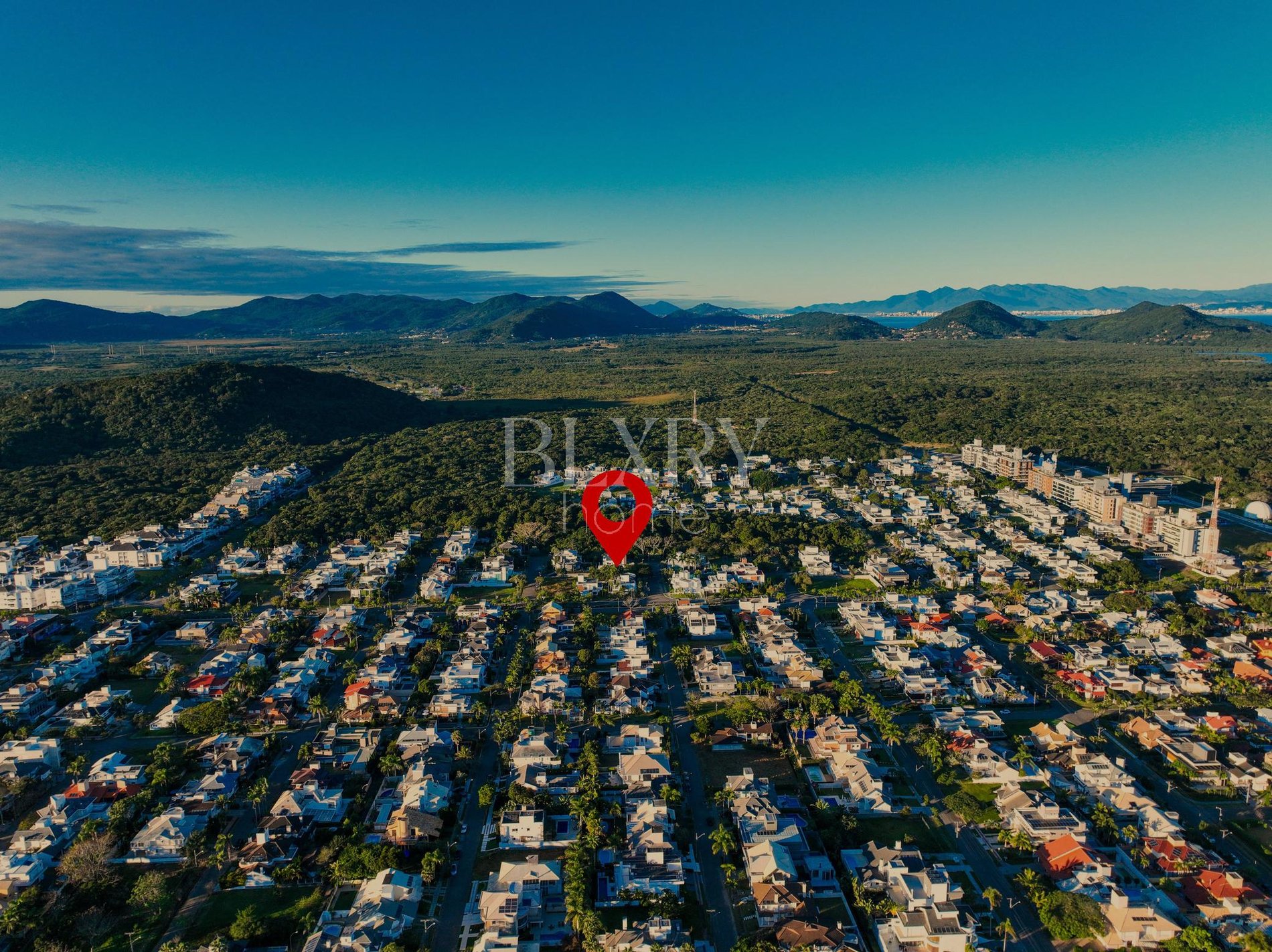 Terreno em Jurerê Internacional, ao lado do Bosque Amoraeville