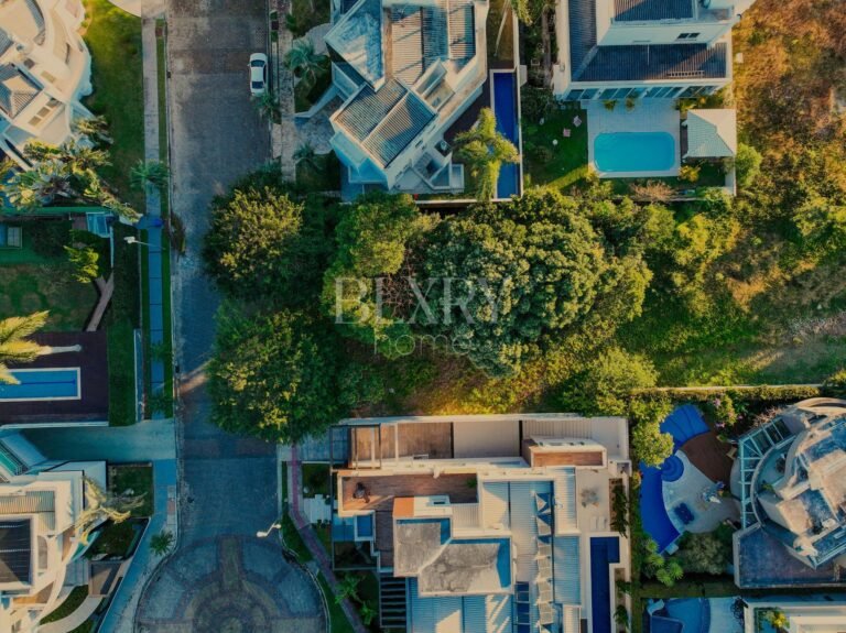 Terreno em Jurerê Internacional, ao lado do Bosque Amoraeville