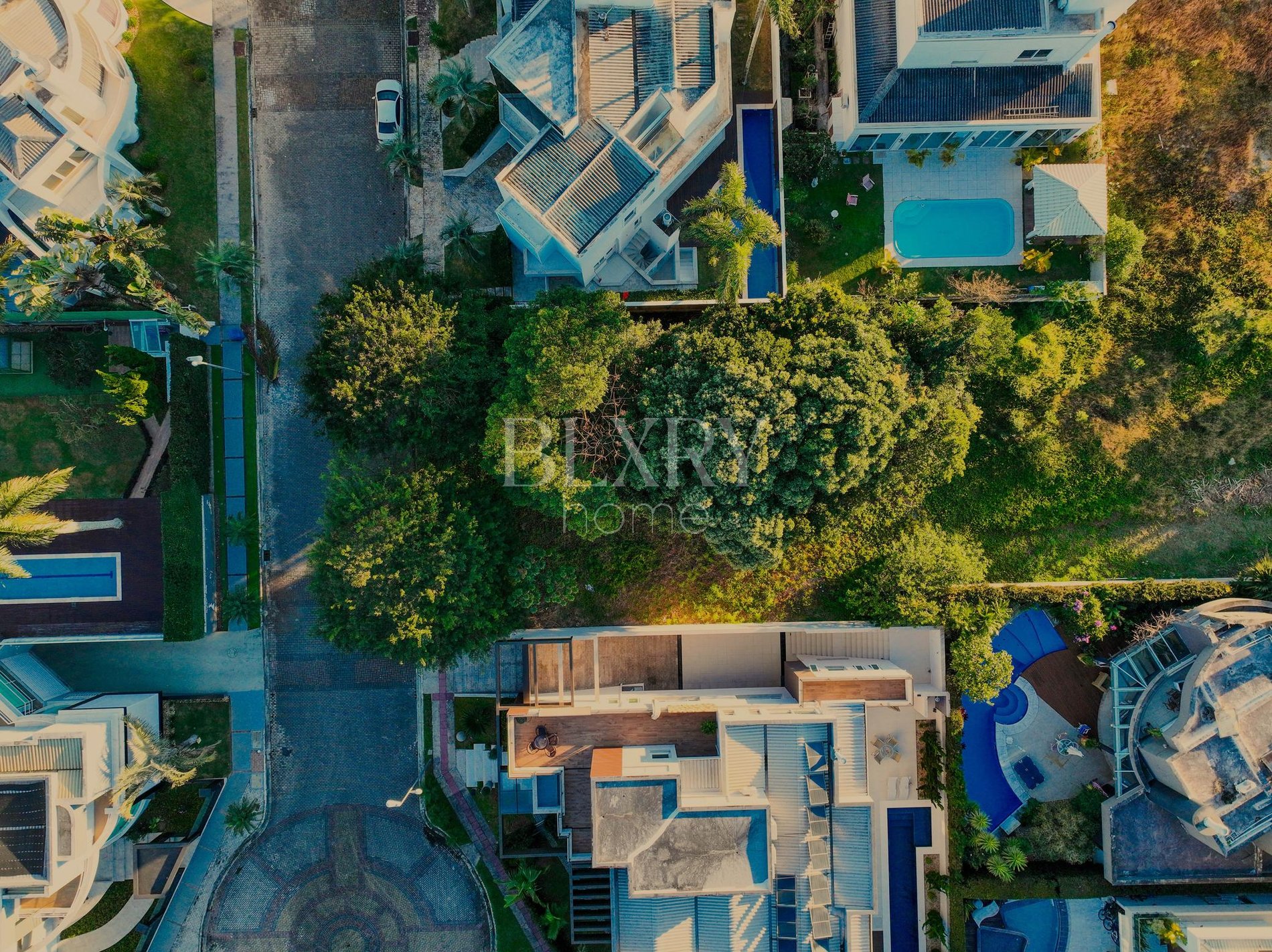 Terreno em Jurerê Internacional, ao lado do Bosque Amoraeville