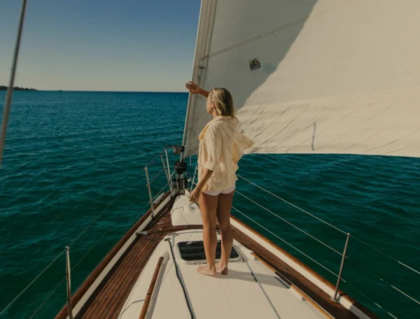 Hospedagem em barco: Como viver uma experiência exclusiva nas Marinas Brasileiras