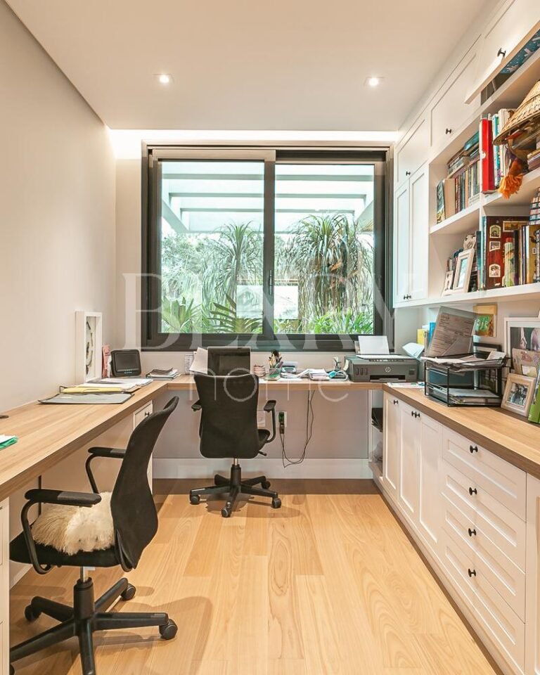 Casa com 4 suítes em Jurerê Internacional