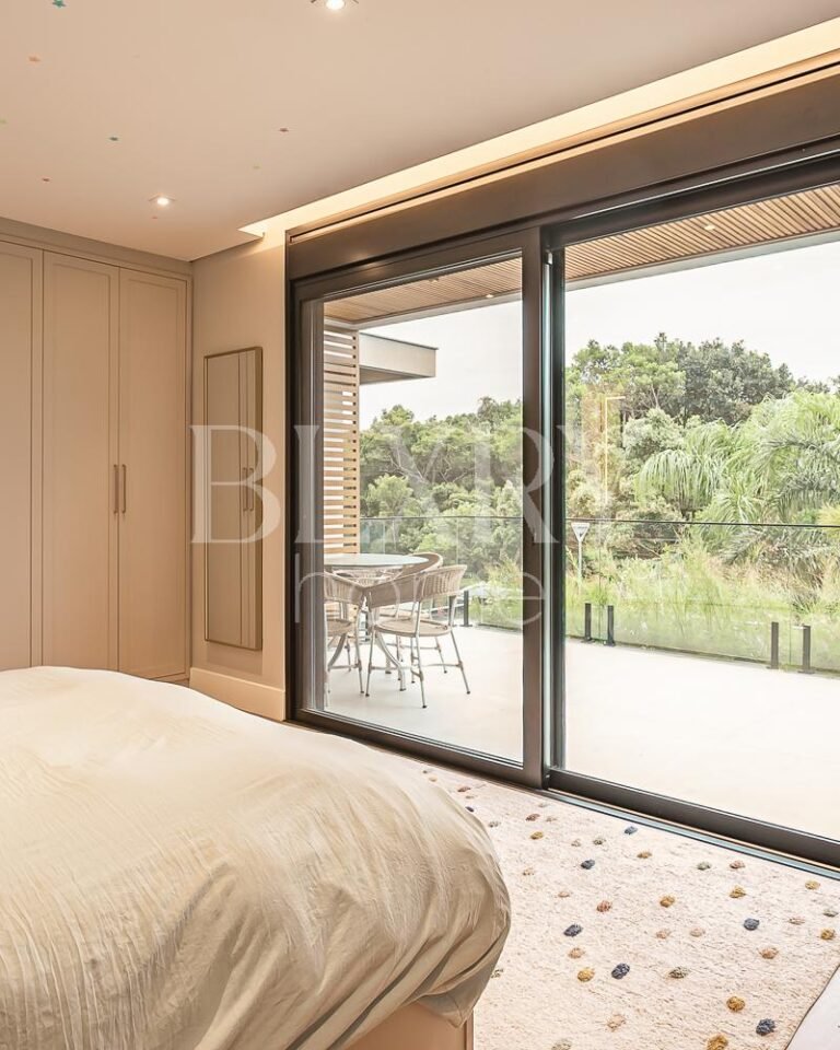Casa com 4 suítes em Jurerê Internacional