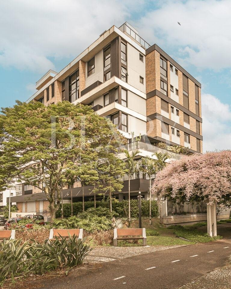 Apartamento de 3 suítes em Jurerê Internacional