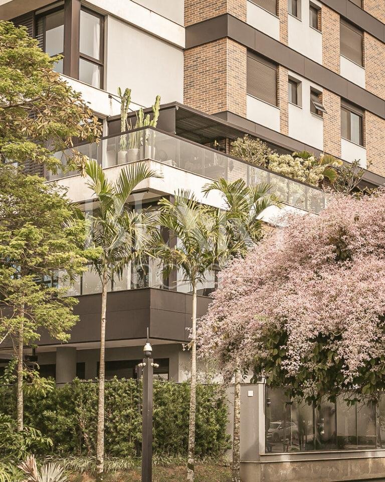 Apartamento de 3 suítes em Jurerê Internacional