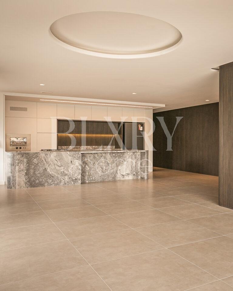 Apartamento de 3 suítes em Jurerê Internacional