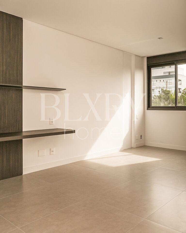Apartamento de 3 suítes em Jurerê Internacional