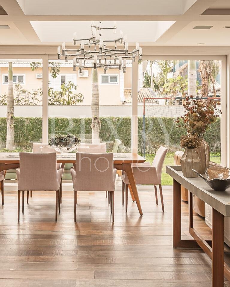 Casa com 5 suítes em Jurerê Internacional