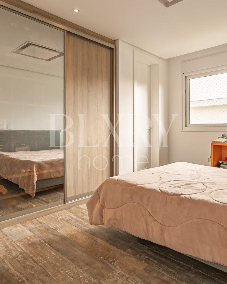 Casa com 5 suítes em Jurerê Internacional