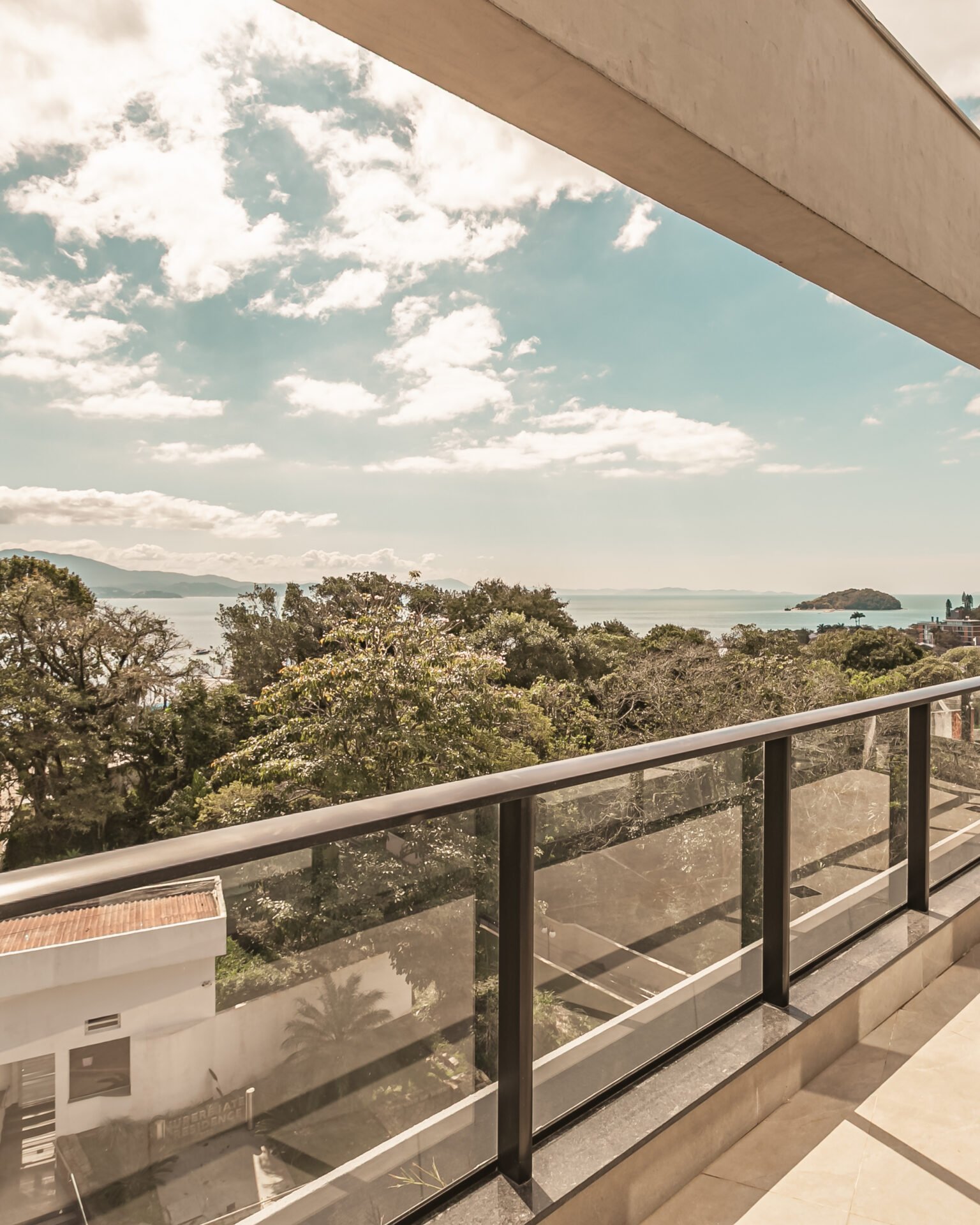 Cobertura com vista mar em Jurerê Internacional