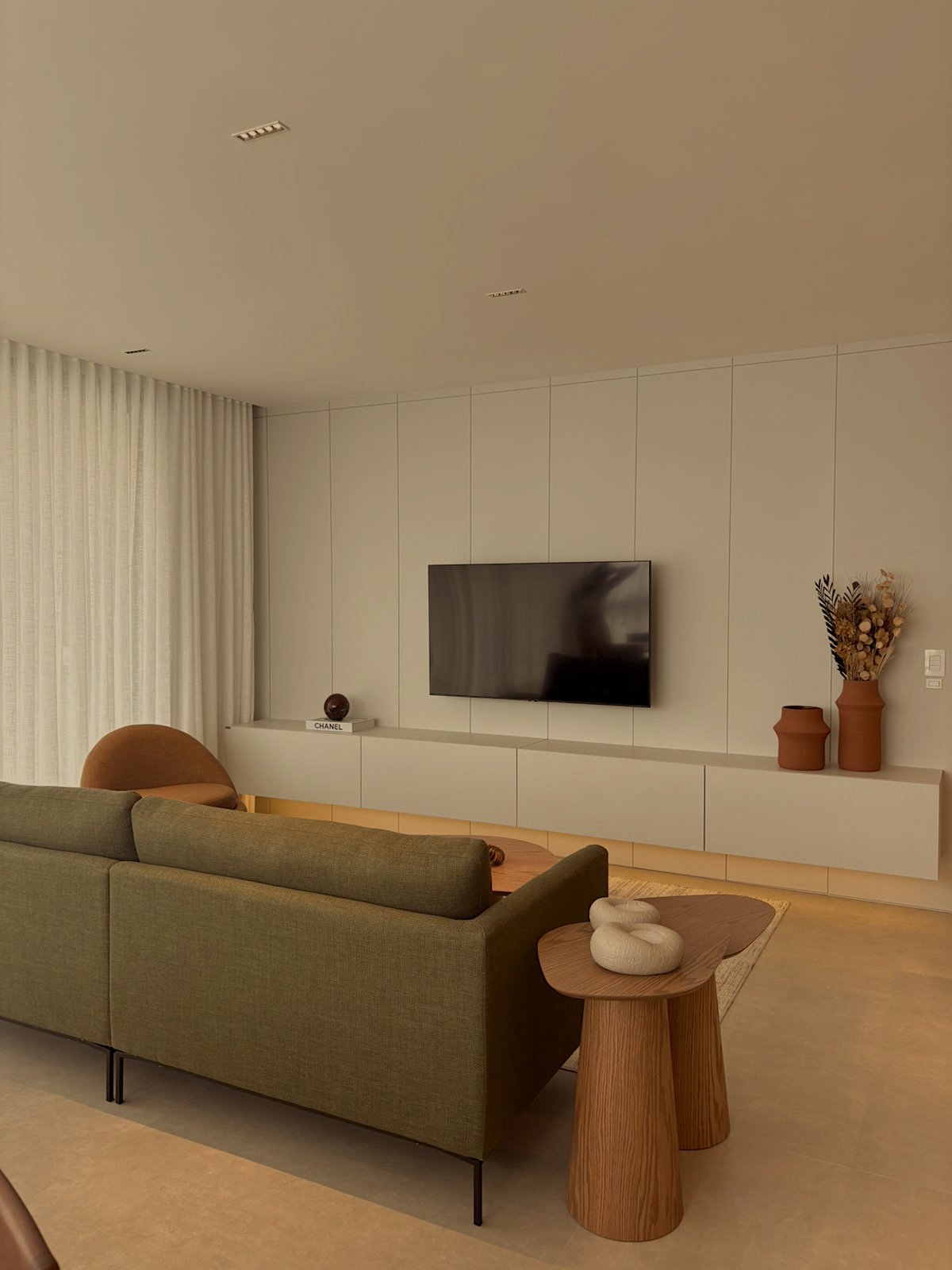 Apartamento com 3 suítes para locação em Jurerê Internacional