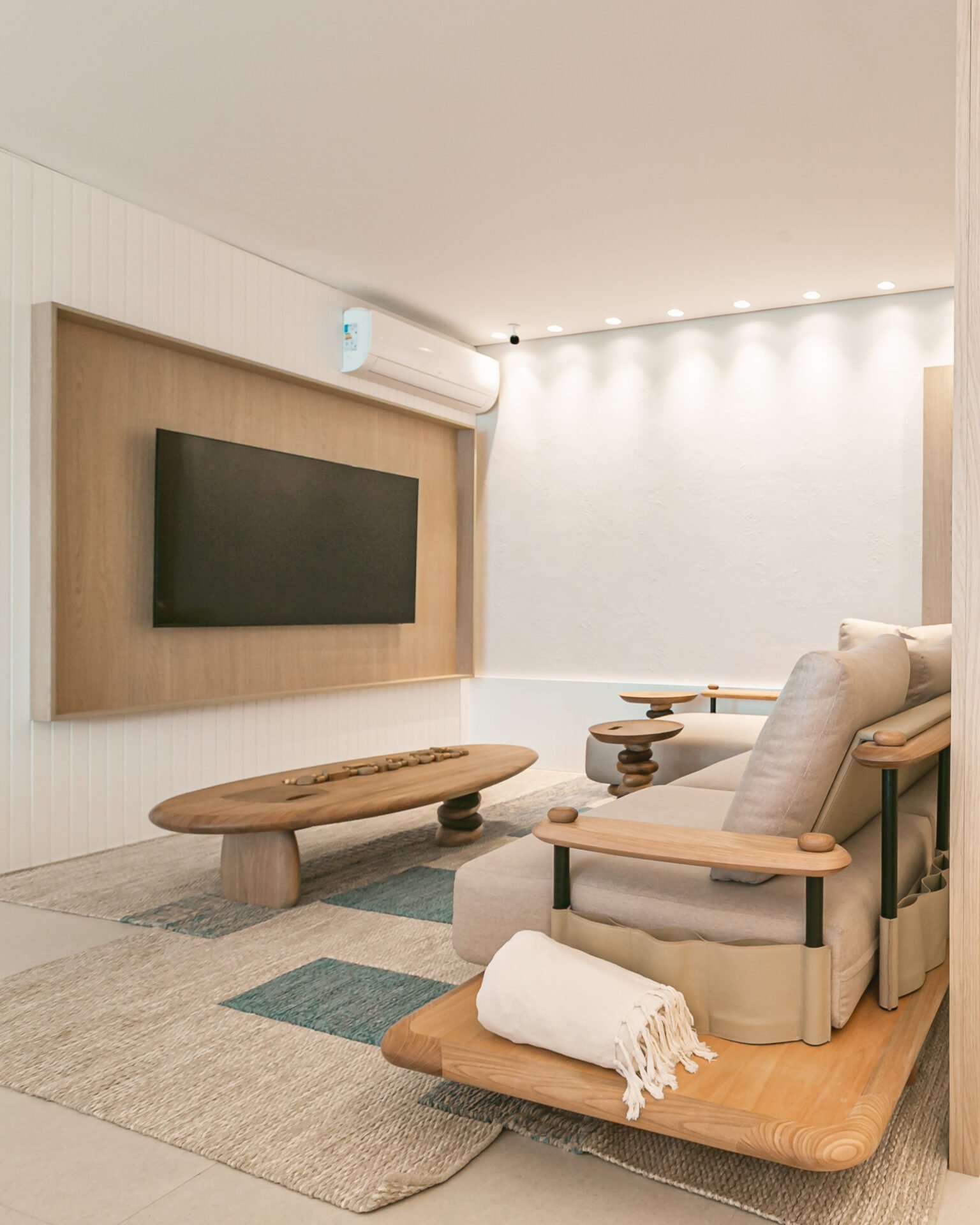 Apartamento a 100 metros do mar em Jurerê Internacional