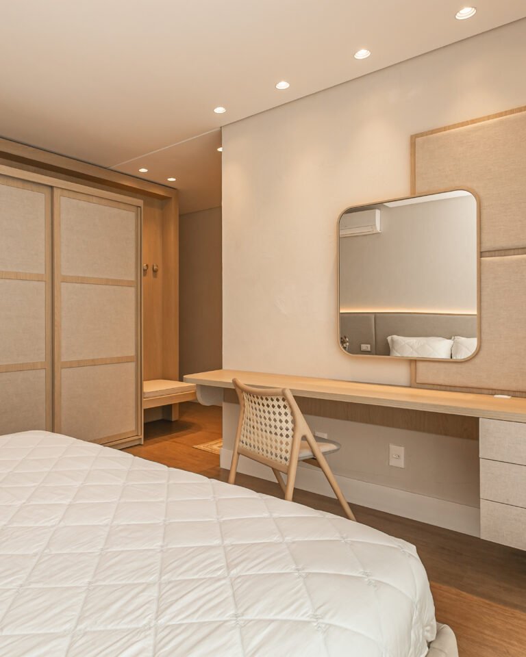 Apartamento a 100 metros do mar em Jurerê Internacional